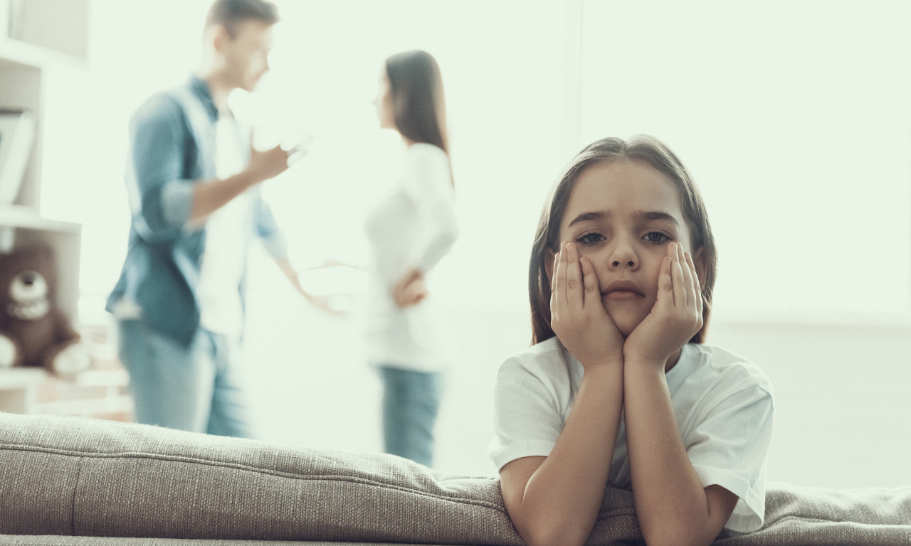 Razotkrivena VELIKA ZABLUDA: Da li je RAZVOD roditelja NAJVEĆA dečija trauma?