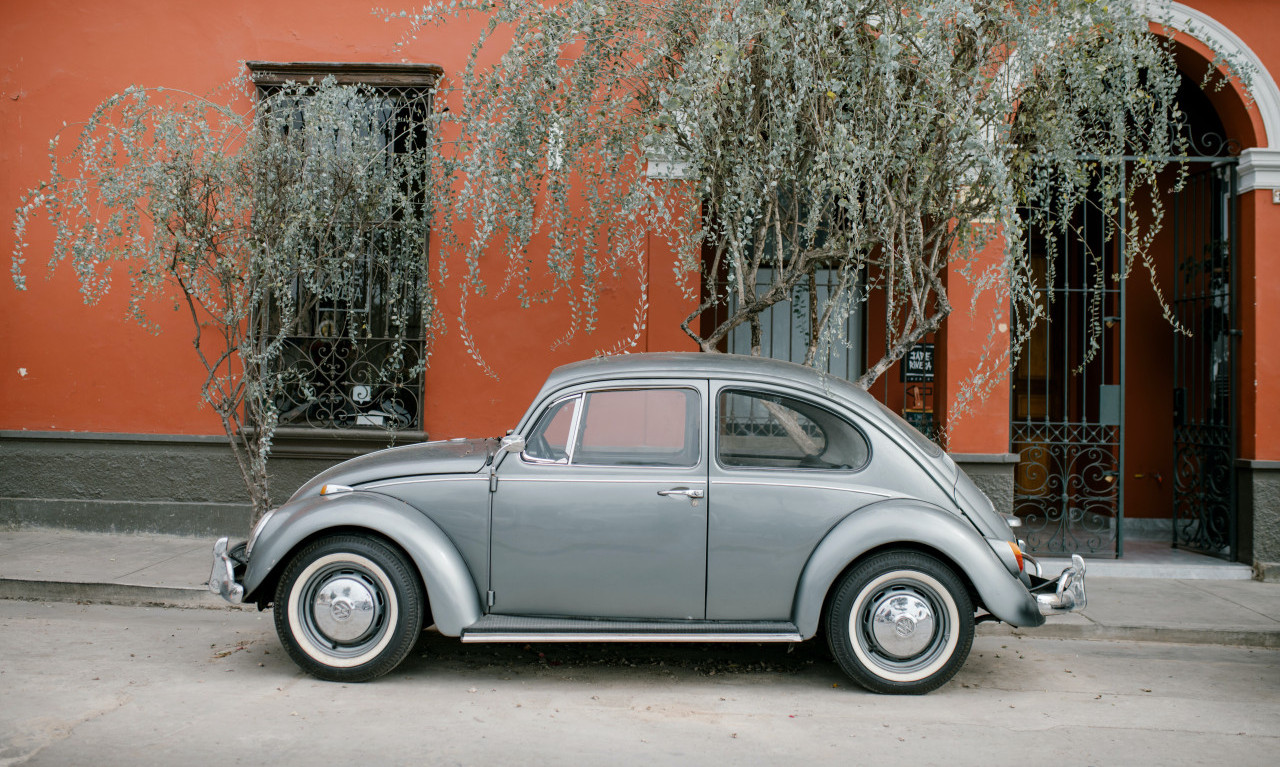 Ovu STARU DAMU svi su HTELI - oldtajmer VW BUBA prodata za NEVEROVATNU SUMU