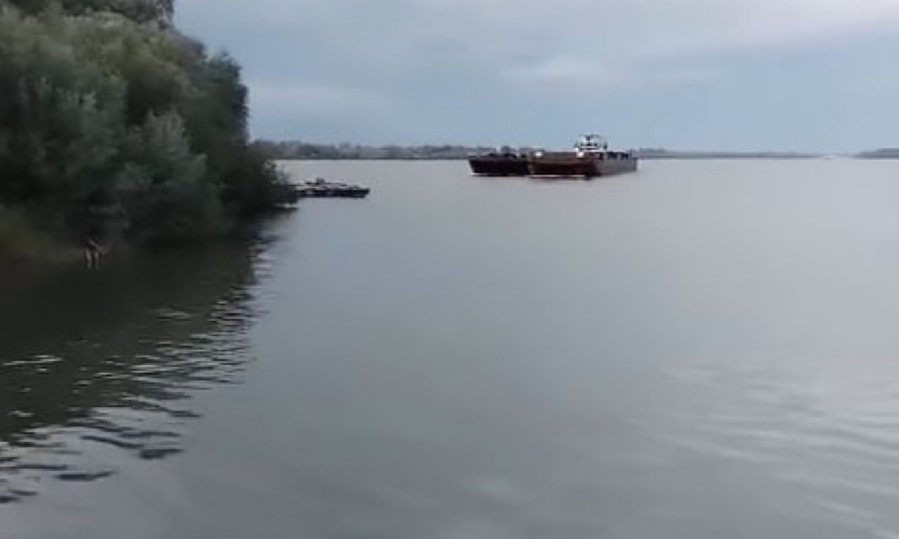 Brod na Dunavu kod Vinče IZGUBIO KONTROLU, lomio i kršio sve pred sobom