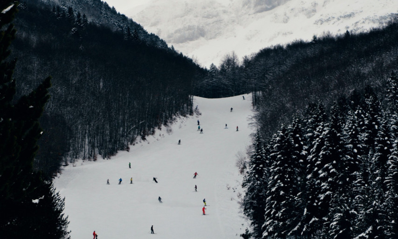 TRI SKIJAŠA POGINULA U ITALIJI Dvoje se vodi kao nestalo, nezapamćena tragedija na Alpima