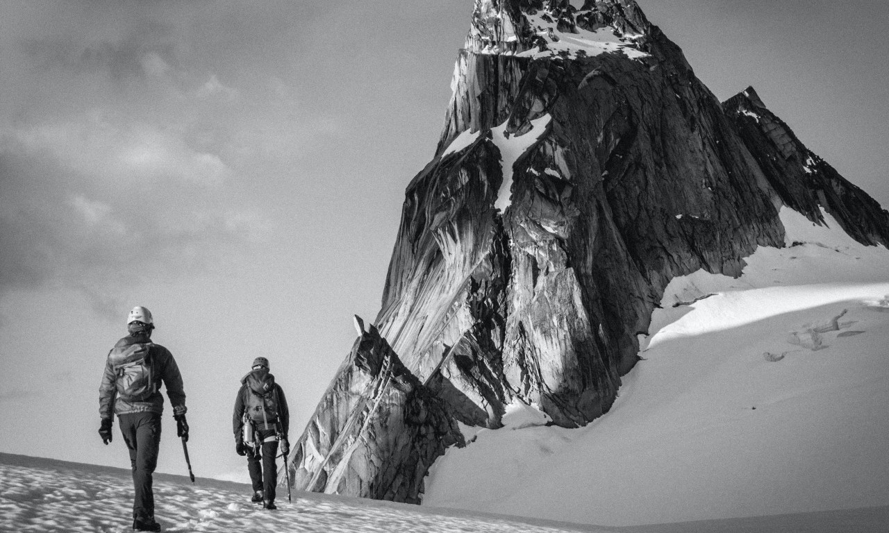 Zbog OTAPANJA SNEGA na Mont Everestu pojavila se TELA stradalih PLANINARA! Otkrivena " CRNA TAJNA" najviše planine sveta