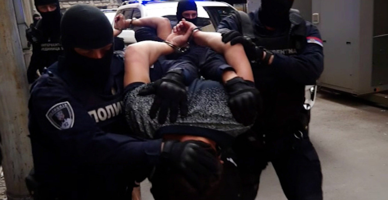 Uhapšena dvojica POLICAJACA: Sumnja se da su radili za BELIVUKA i MILJKOVIĆA