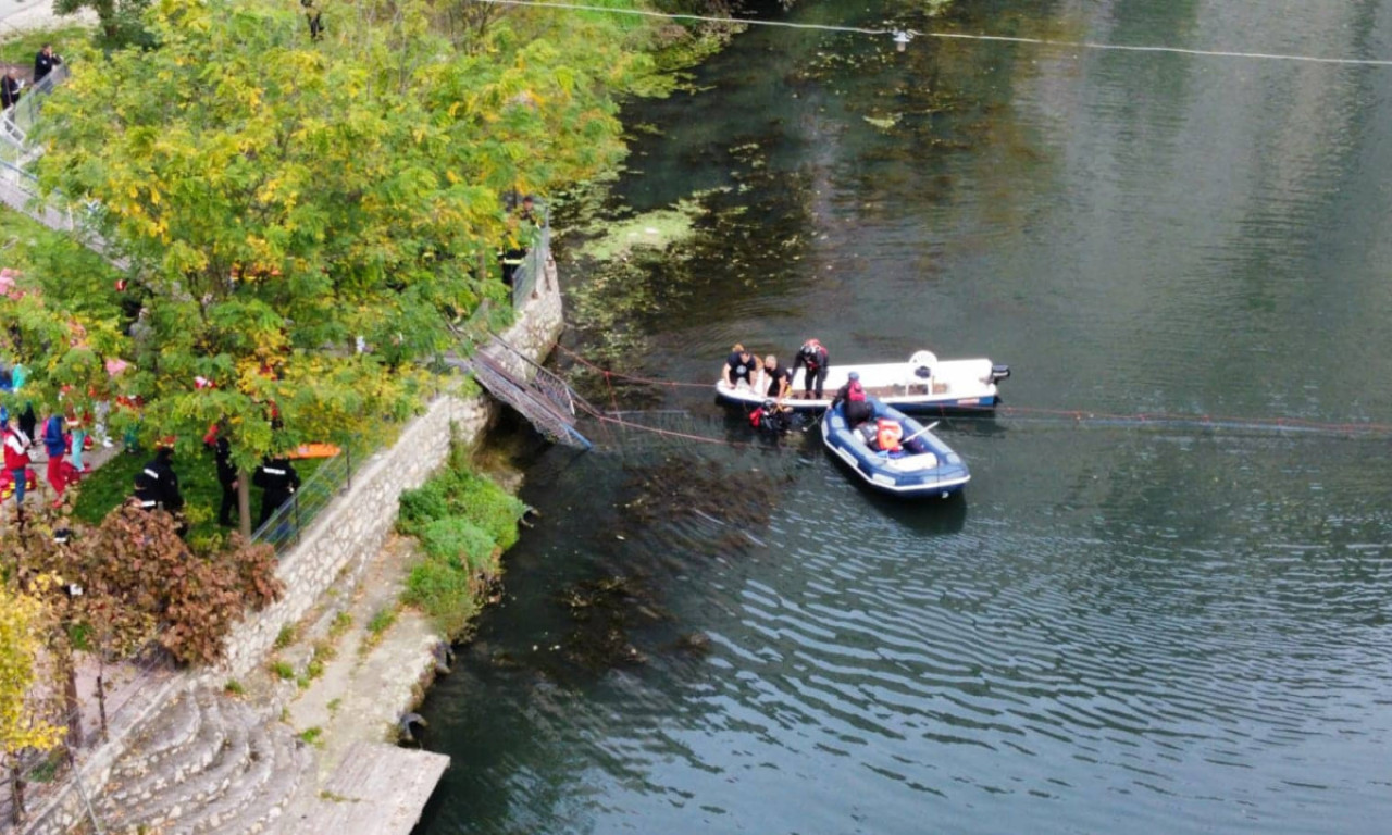 Tragedija u Ovčar Banji UMALO DA BUDE VEĆA: VOZAČI autobusa skočili u reku i SPASILI MAJKU SA DECOM