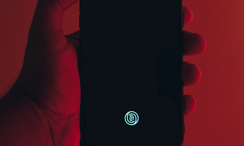 Znate li šta je NULTI KLIK? Opasan ŠPIJUNSKI SOFTVER već ZARAZIO MILIONE mobilnih telefona