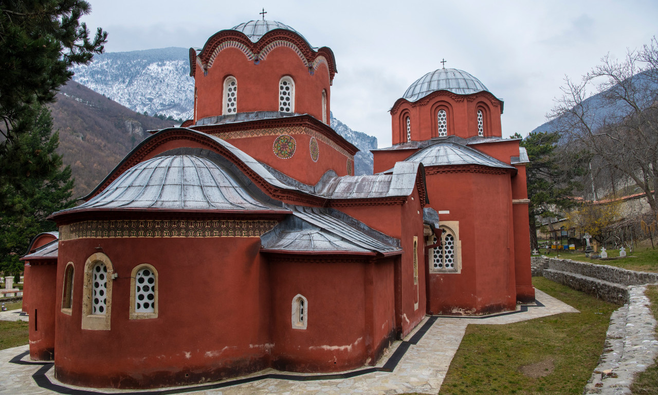 ISPOVEST SVEDOKA Kako su Malteški vitezovi spasili Pećku patrijaršiju od pogroma 2004!