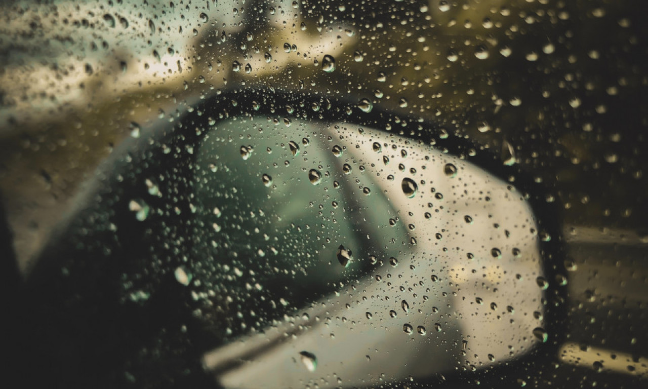 Kako se vožnja po kiši pretvori u ČISTU KATASTROFU? Jednu stvar vozači MORAJU DA ZNAJU