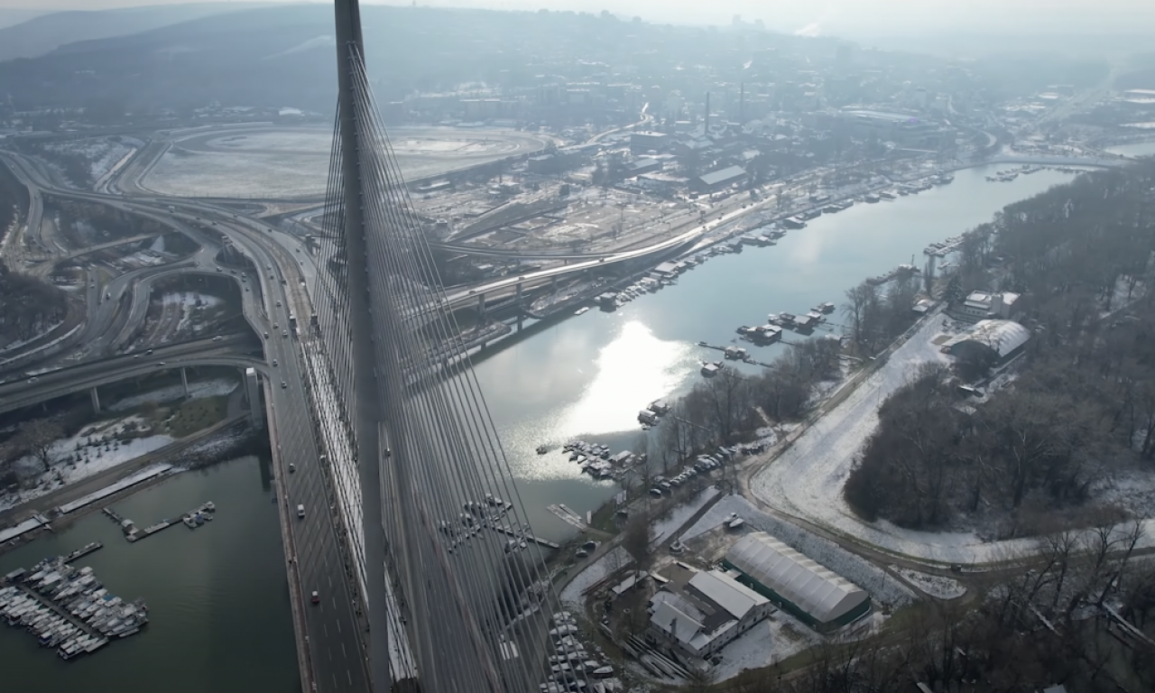 Popeli se na pilon MOSTA NA ADI visok 200 metara i pravili SELFI: Sulud snimak iz Beograda