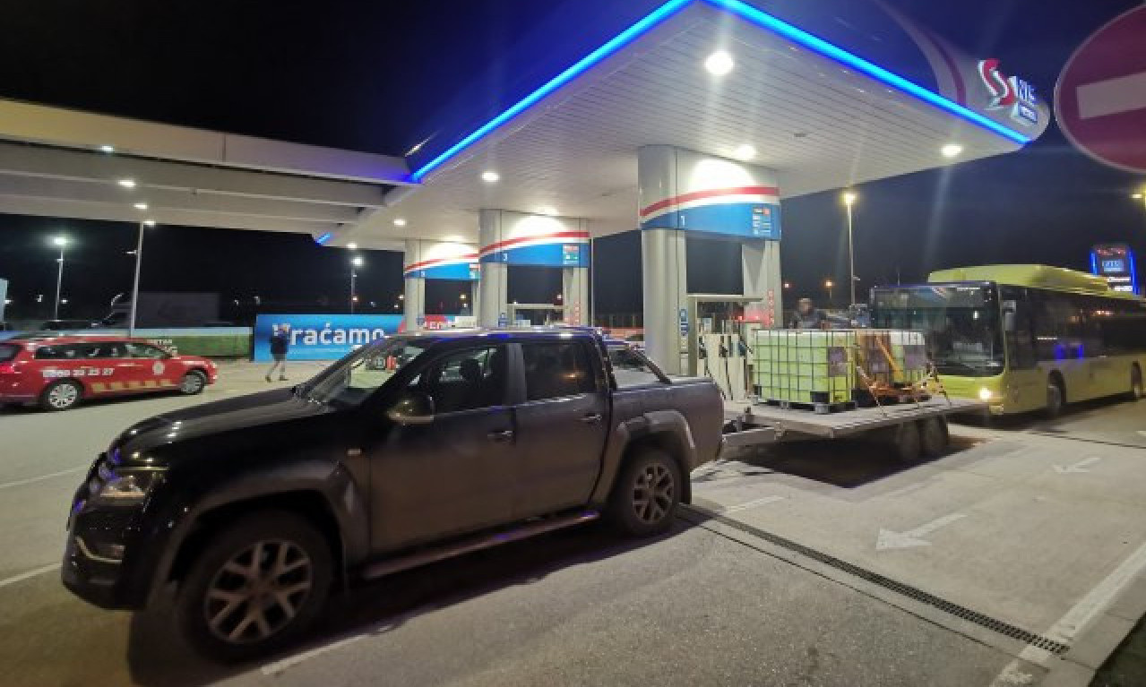 Gorivo skupo KAO VATRA, ali jedan Čačaninin našao je JEDNOSTAVAN NAČIN DA UŠTEDI