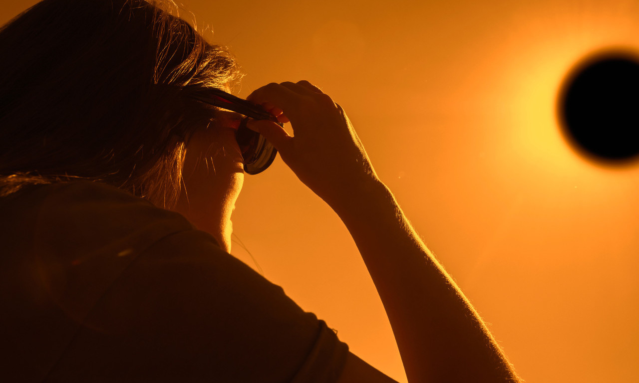 Danas od 11.22h nemojte GLEDATI U NEBO BEZ ZAŠTITE: Pomračenje Sunca iznad Srbije trajaće VIŠE OD DVA SATA