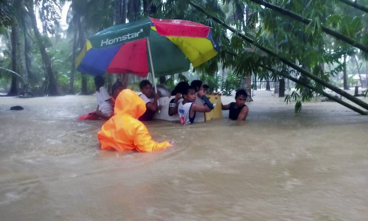 SLIKE UŽASA stižu sa Filipina: NAJMANJE 45 OSOBA STRADALO u tropskoj oluji Nalgae (UZNEMIRUJUĆE)