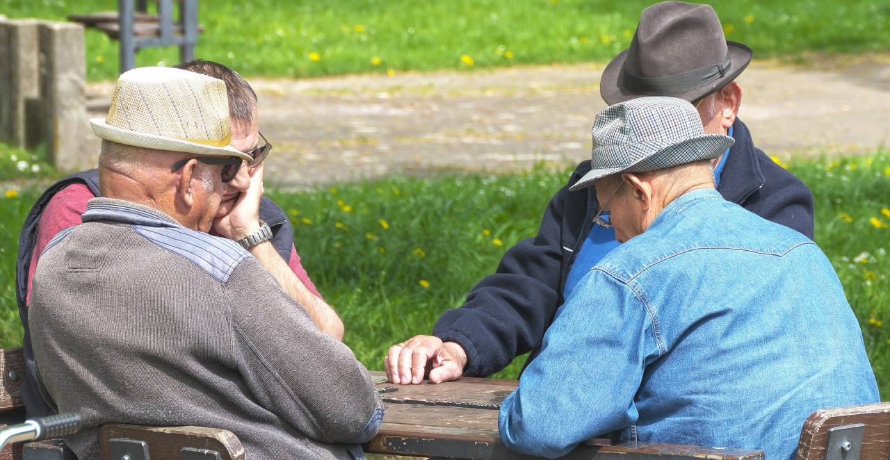 POSAO ZA PENZIONERE KOJI MNOGE IZNENAĐUJE, ALI JE SVE POPULARNIJI Mladi ga odbijaju, a stariji oberučke prihvataju