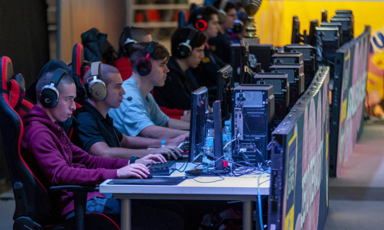 OVO je REKORDAN BROJ otvorenih RADNIH MESTA: Potrebni su PROFESIONALCI, a pogledajte o kojoj PROFESIJI se radi!