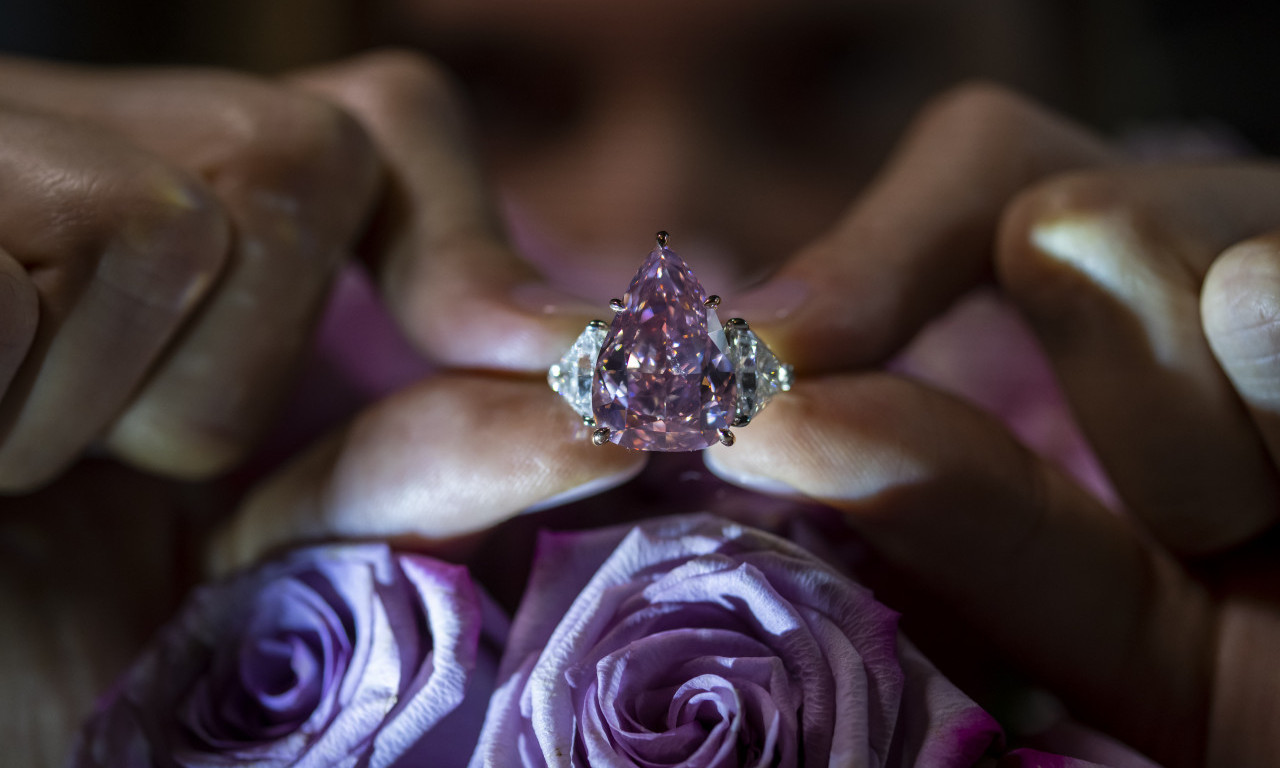 Fortune Pink diamond - RUŽIČASTI DIJAMANT PRODAT za skoro 30 miliona dolara