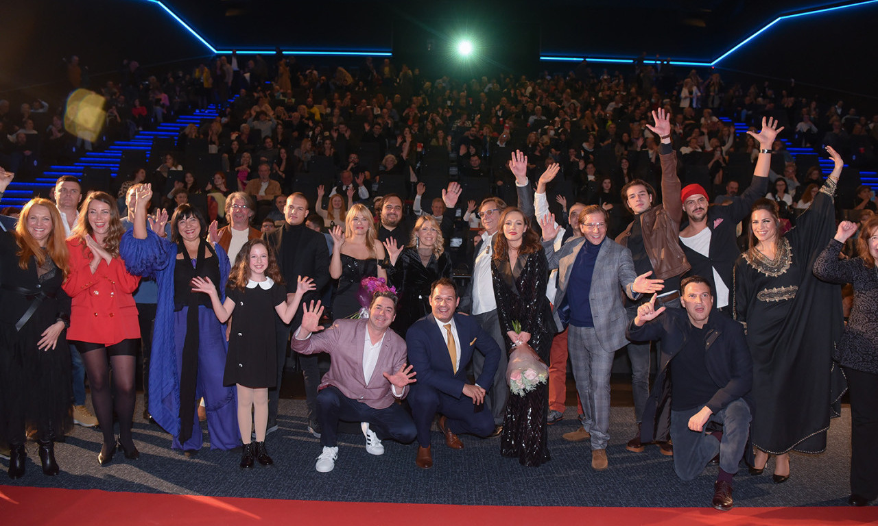 Publika VERUJE VERI: Višeminutne OVACIJE za film o srpskoj špijunki na premijeri u Beogradu