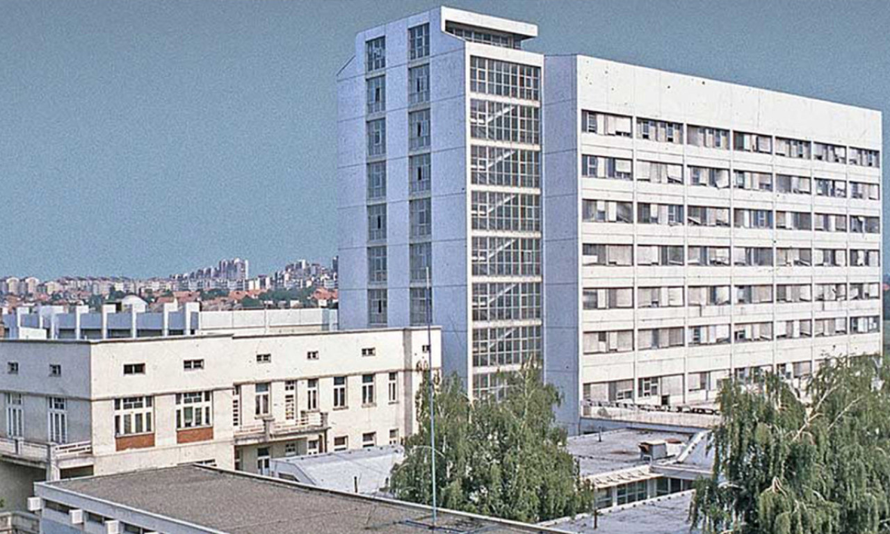 PREMINUO ODBORNIK IZ TOPOLE koji se zapalio pre 10 dana ISPRED POLICIJSKE STANICE