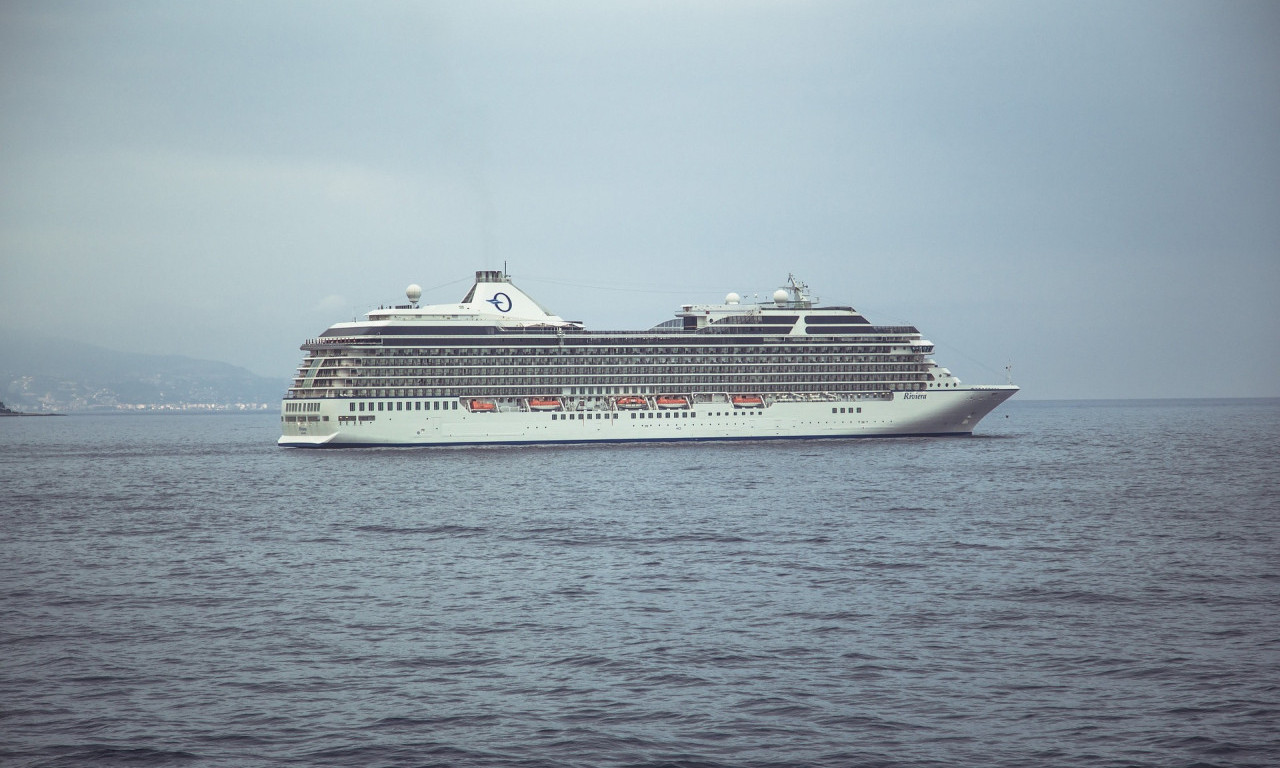 NASUKAO se KRUZER sa 206 OSOBA u udaljenom delu Grenlanda: Pomoć će da STIGNE tek u PETAK