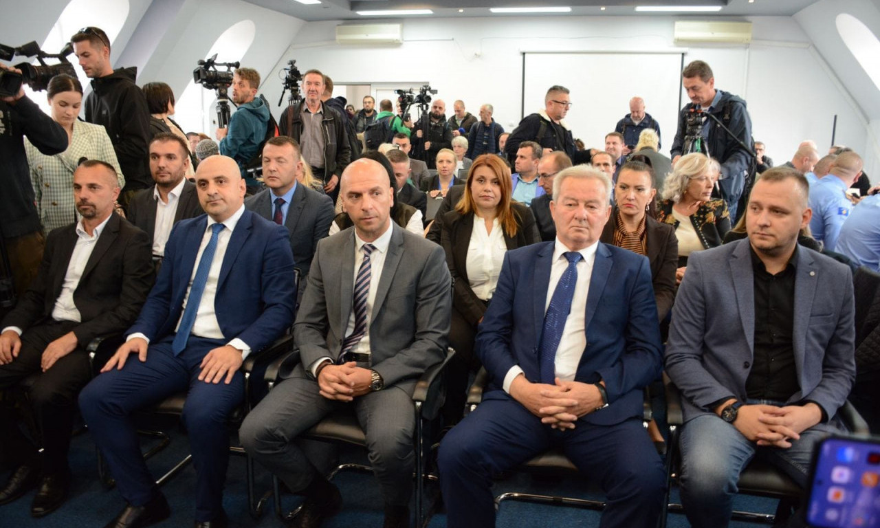 Predstavnici Srpske liste SPREČILI da MANDATI dođu u ruke Kurtija