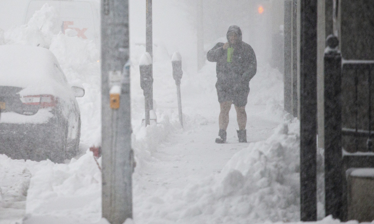 Snežna APOKALIPSA pogodila Njujork, za sada ODNELA NAJMANJE DVA ŽIVOTA