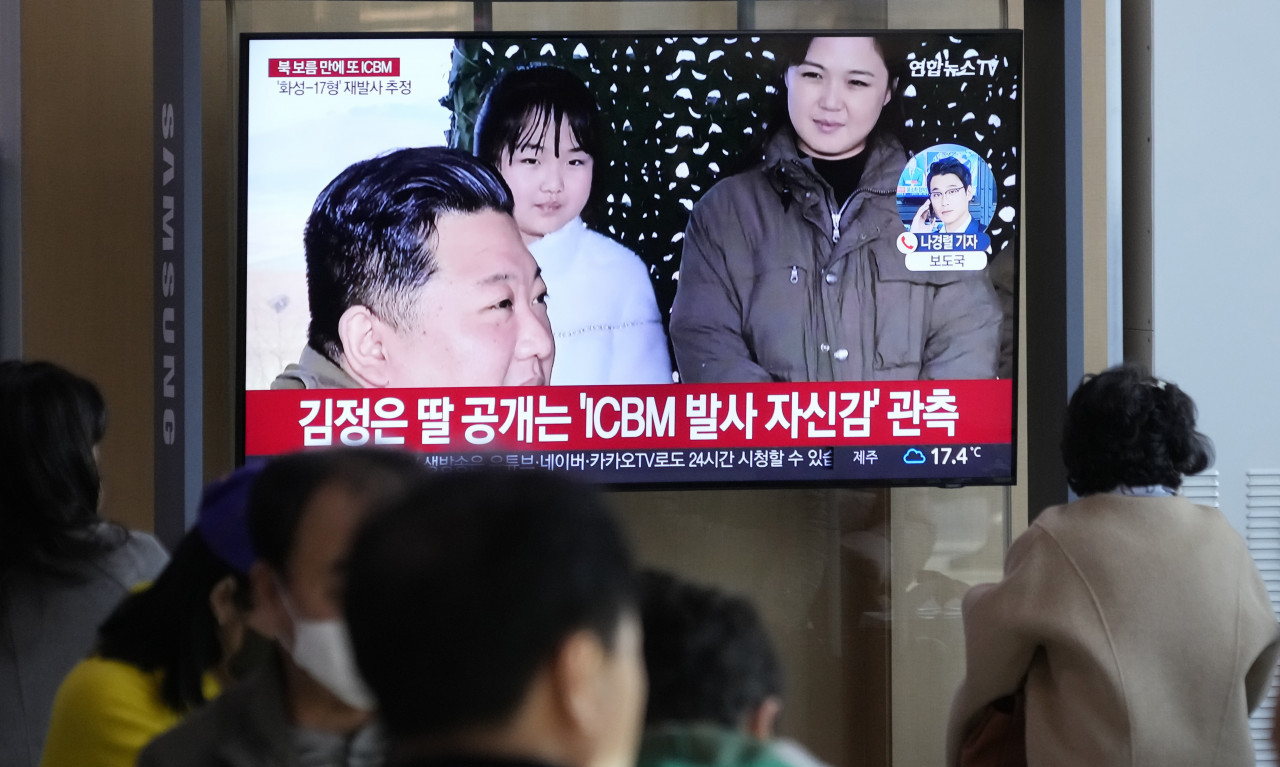 Lider Severne Koreje PRVI PUT javno pokazao ĆERKU - do sada nije bilo sigurno NI DA POSTOJI