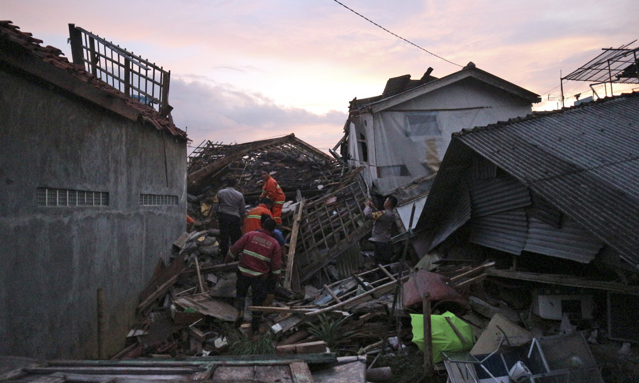 Snažan ZEMLJOTRES pogodio Indoneziju - poginule NAJMANJE 162 osobe, stotine povređene