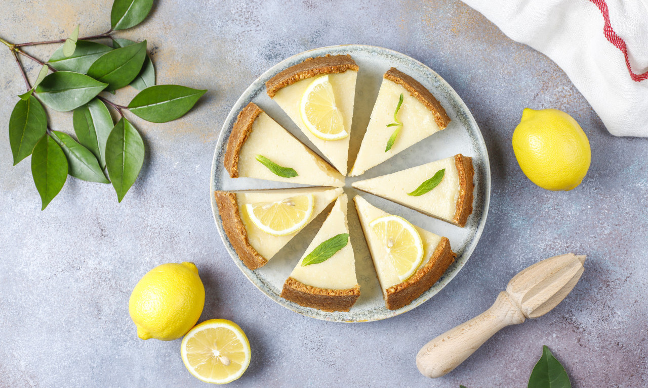 Torta, PA JOŠ I ZDRAVA – limun čizkejk sa ovsenim pahuljicama