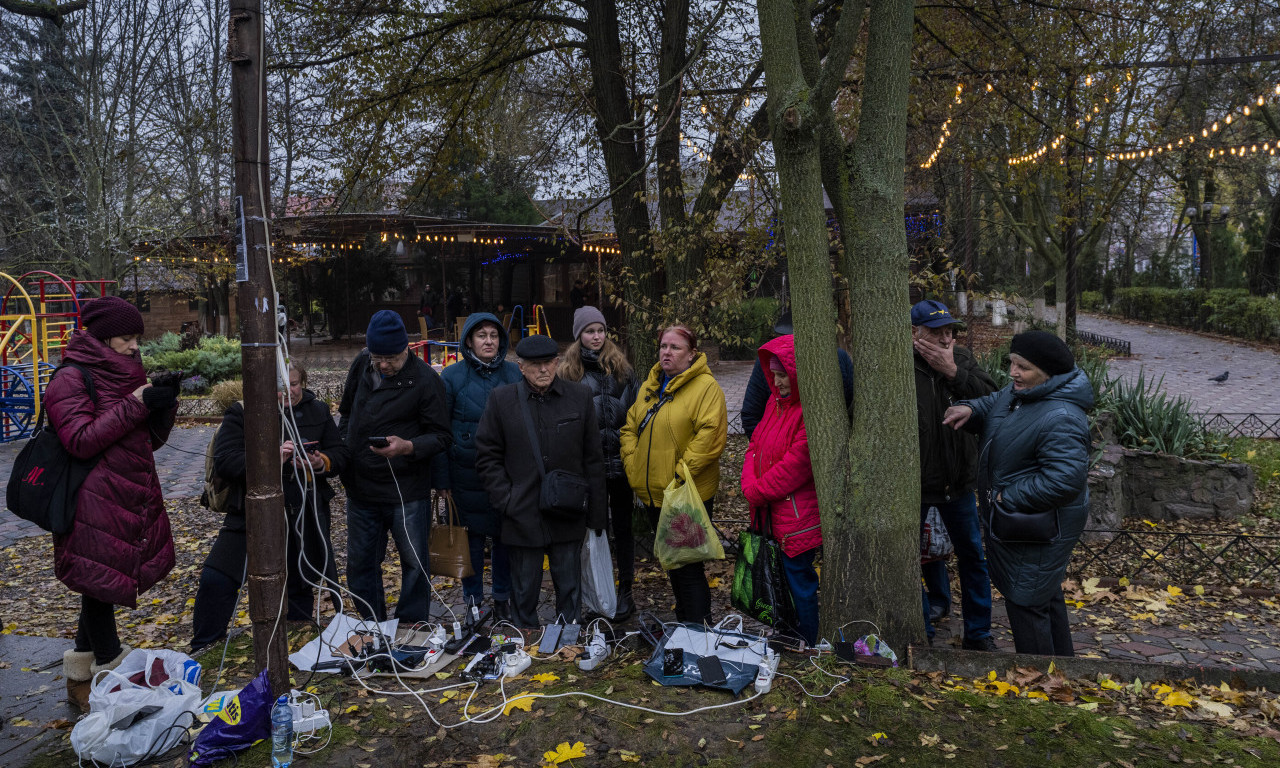 Počela EVAKUACIJA IZ HERSONA, prvi stanovnici napustili RAZORENI GRAD