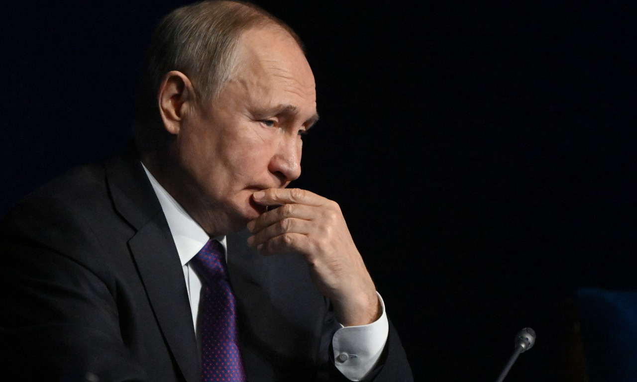 PUTIN TRIPUJE da zadatke dobija od BOGA: Bivši saradnik "SAHRANIO" ruskog predsednika