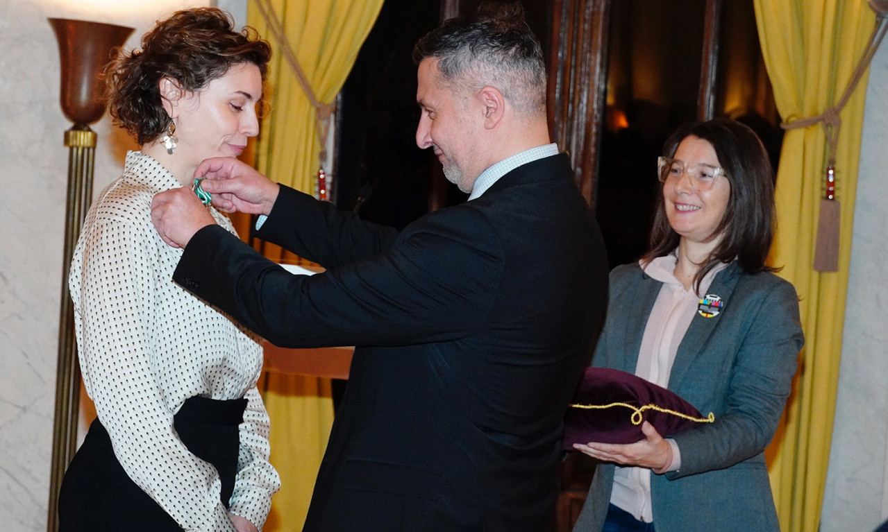 VELIKI TALENAT treba slaviti: Mili Turajlić uručeno FRANCUSKO ODLIKOVANJE