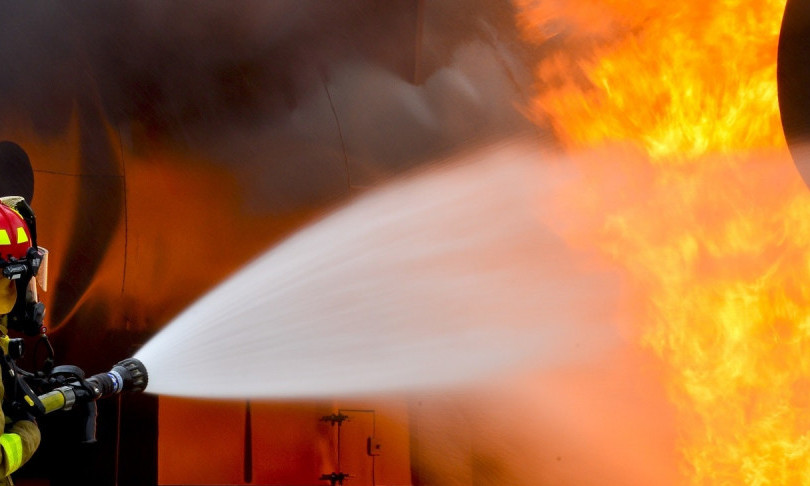 Veliki požar u krugu fabrike ZA PRERADU MESA u Moskvi - na terenu 100 vatrogasaca