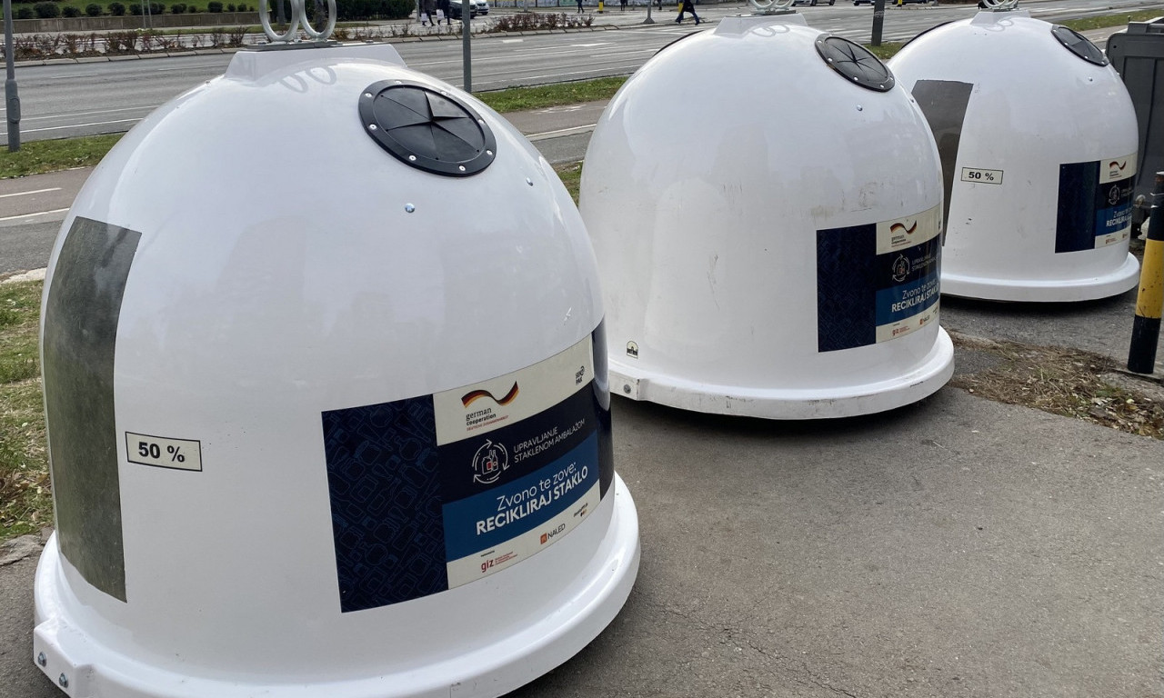 Beogradom "zvone" RECIKLAŽNA ZVONA: Ako vam je slučajno promaklo, evo gde da ODLAŽETE STAKLO