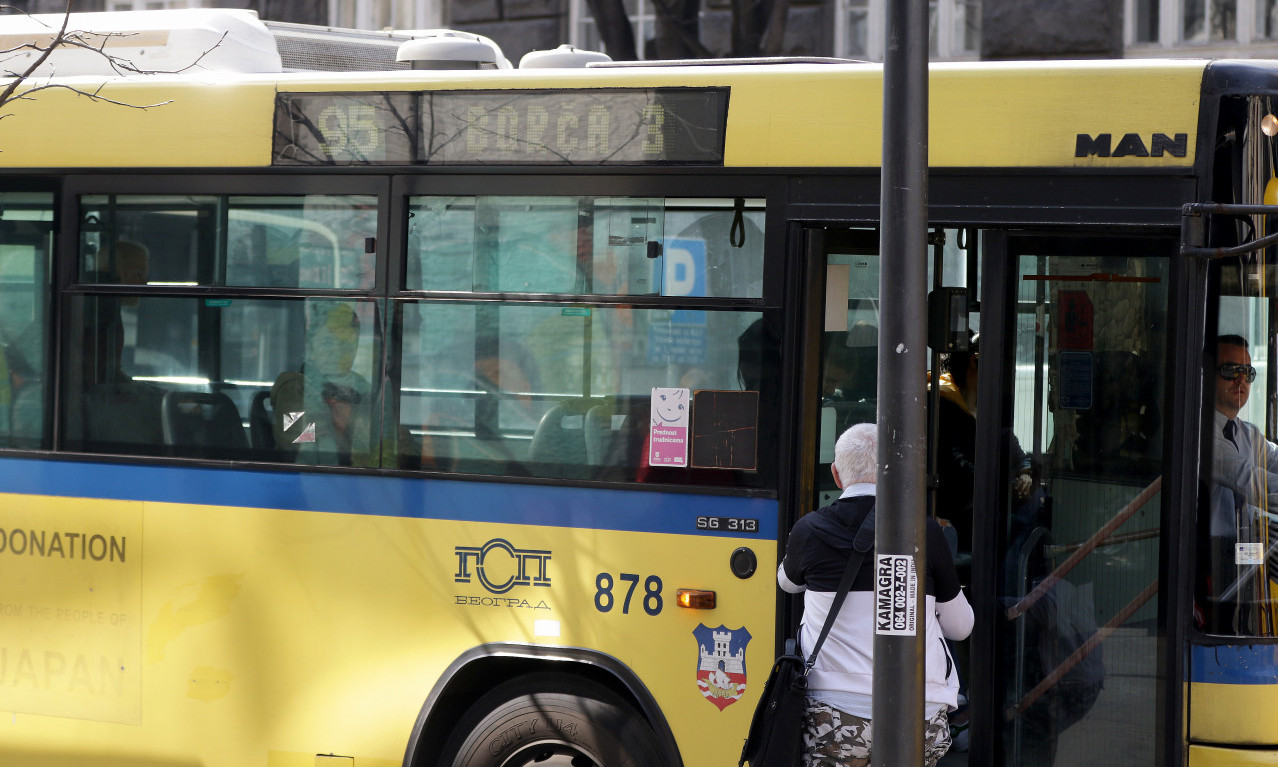 Da li je ULAZ NA PREDNJA VRATA u gradske autobuse PRAVO REŠENJE? (ANKETA)