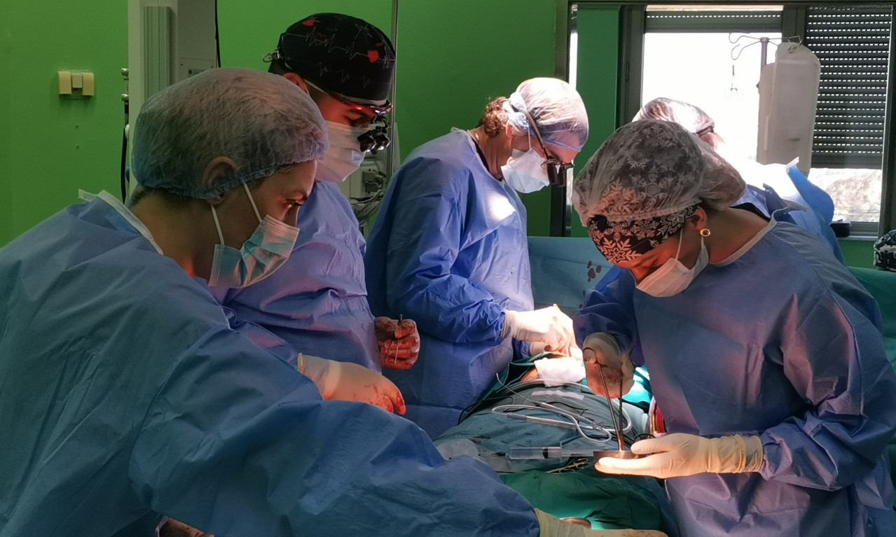 DEVOJCI iz SRBIJE 3. put TRANSPLANTIRANA PLUĆA: Hitno prebačena u čuvenu kliniku u BEČU