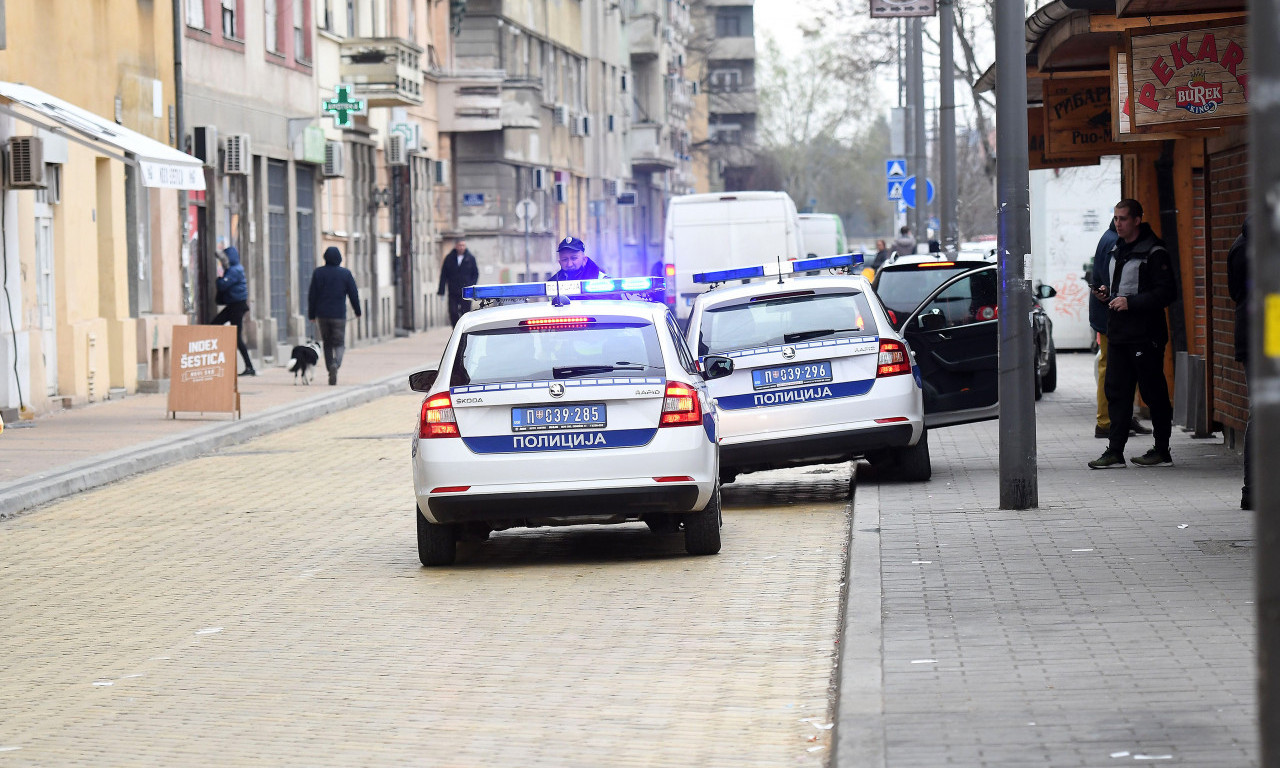Policija u Istočnom Sarajevu traga za trojicom muškaraca IZ SRBIJE zbog paljenja automobila