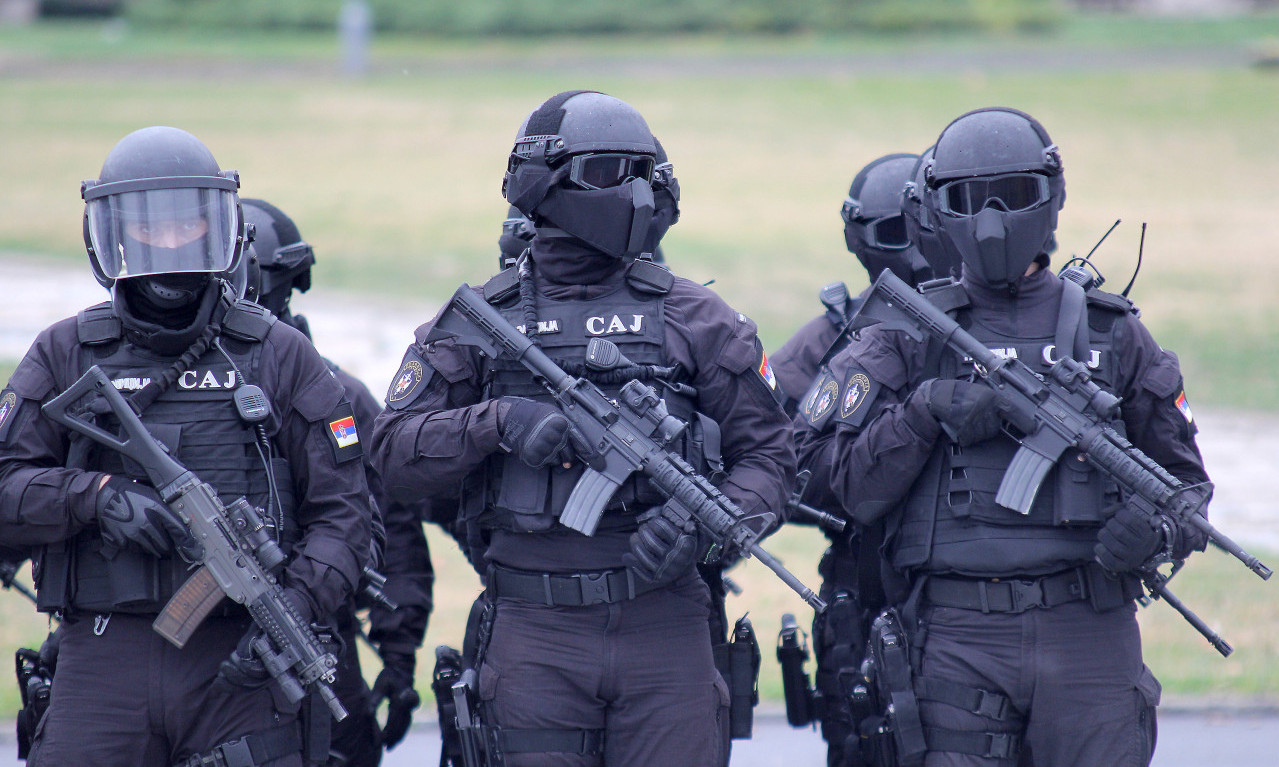 IGOR ŽMIRIĆ NOVI KOMANDANT SAJ Detalji iz biografije prvog čoveka elitne policijske jedinice