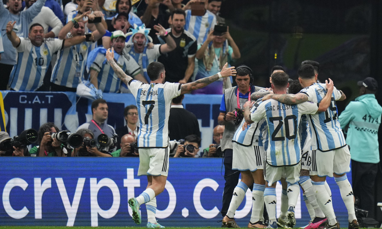 ARGENTINA u finalu: Mesi i družina SLOŽILI KOCKASTE KAO SLOŽENU REČENICU