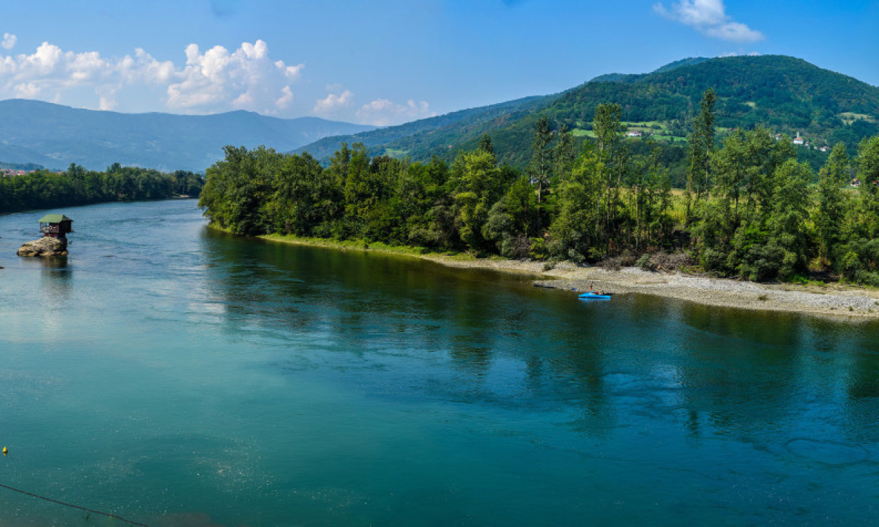 JOŠ JEDNA TRAGEDIJA NA RECI: Muškarac se utopio u Drini kod Bajine Bašte!