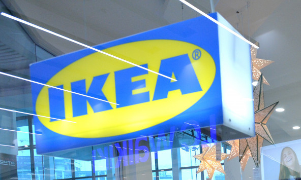 IKEA nastavlja POVLAČENJE OGLEDALA: Fiksatori se lome i iznenada PADAJU SA ZIDA