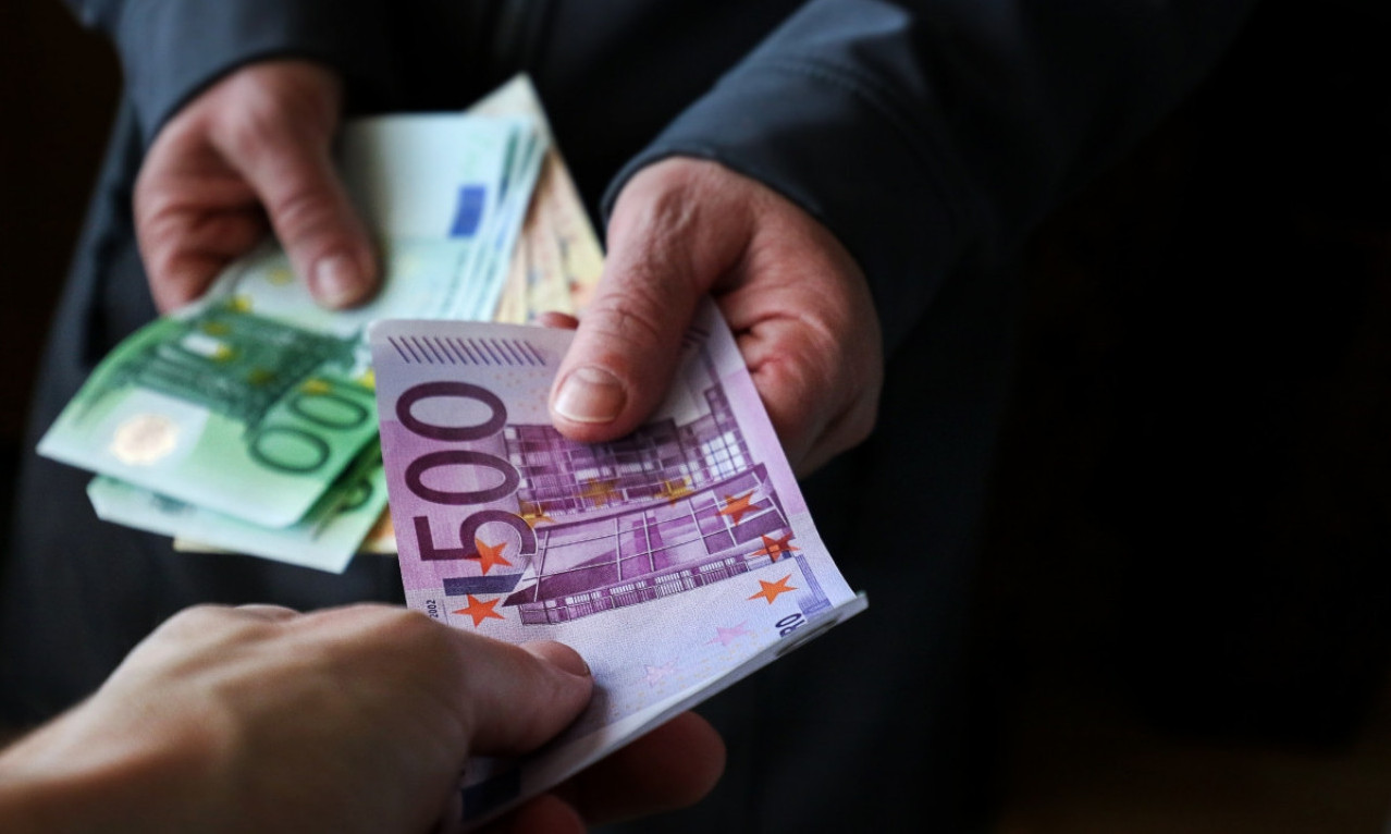Evropska centralna banka: Evro NIJE legalno sredstvo PLAĆANJA na Kosovu, NE POSTOJI sporazum sa EU