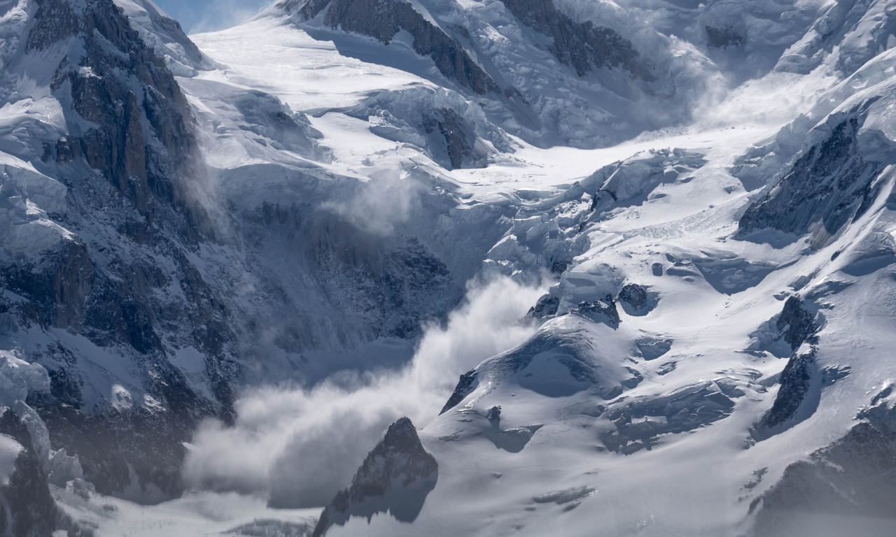 U lavinama STRADALO 10 ljudi tokom VIKENDA širom austrijskih i švajcarskih ALPA