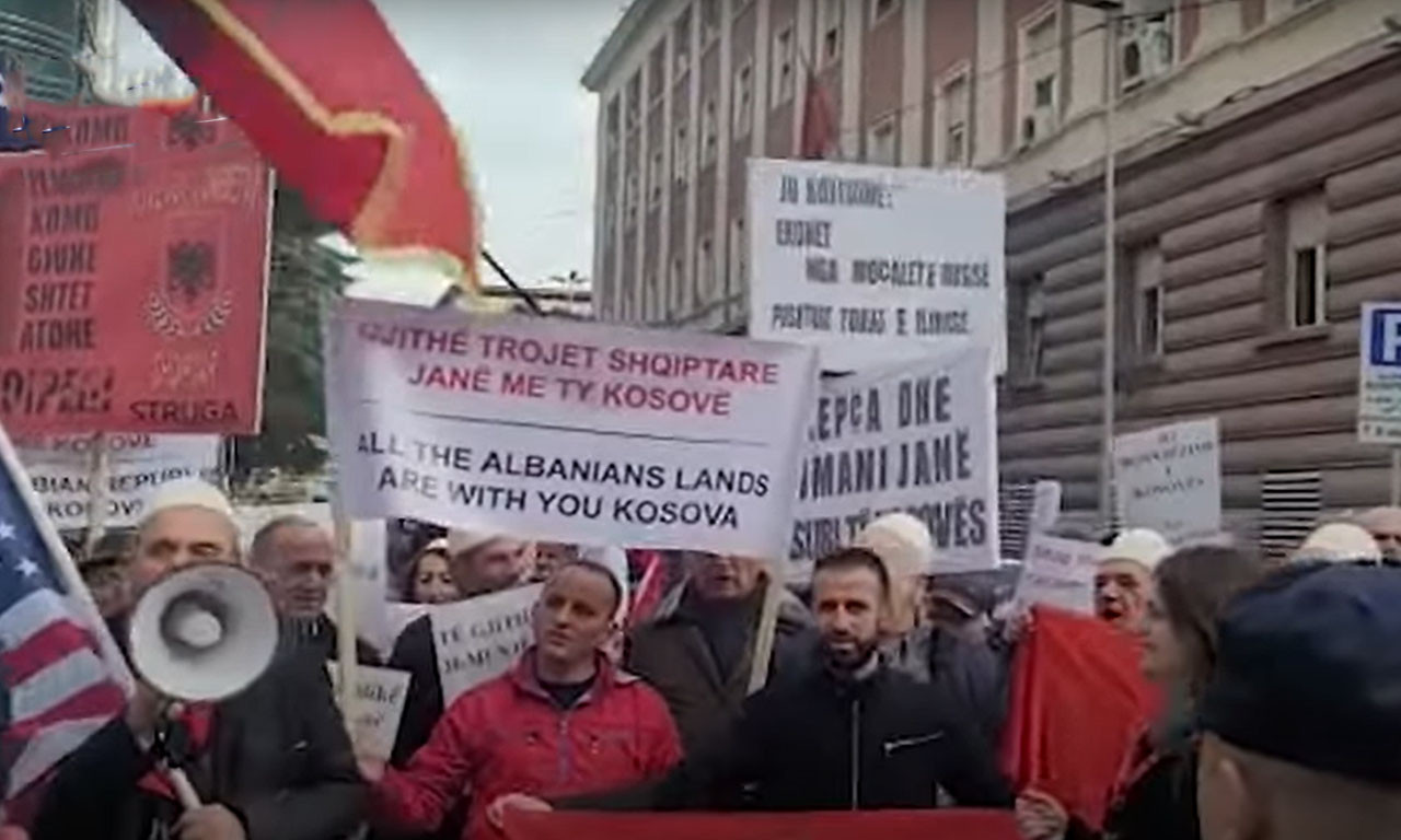 U Tirani ODRŽAN PROTEST protiv barikada i politike Beograda