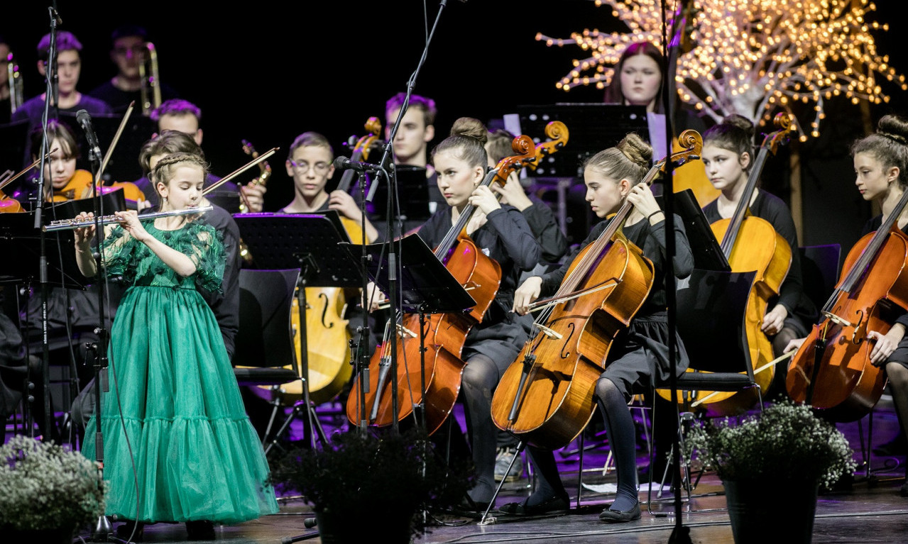 Gala koncert DEČIJE FILHARMONIJE "San novogodišnje noći" u beogradskoj MTS Dvorani