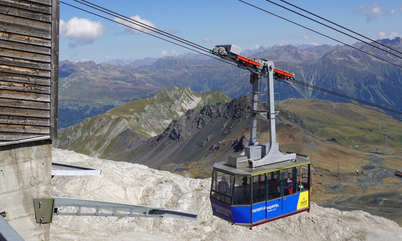 Kad NEMA SNEGA, dobar je i SLADOLED: Oboren temperaturni REKORD u švajcarskim Alpima