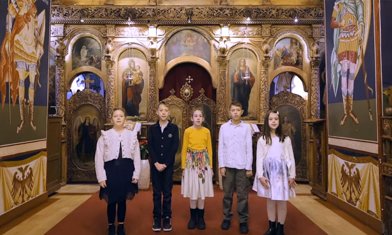 Sa blagoslovom patrijarha Porfirija, grupa umetnika snimila spot i pesmu "Božićna svetlost"