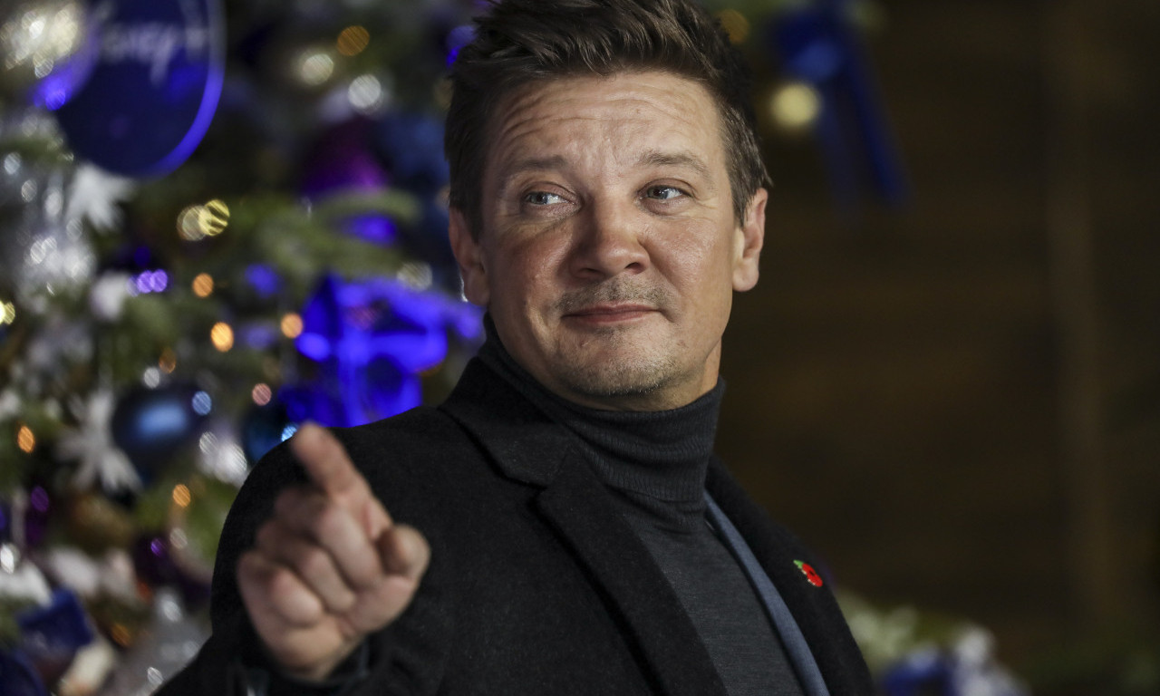 DŽEREMI RENER oglasio se na Instagramu i ZAHVALIO OSOBLJU BOLNICE u kojoj se oporavlja