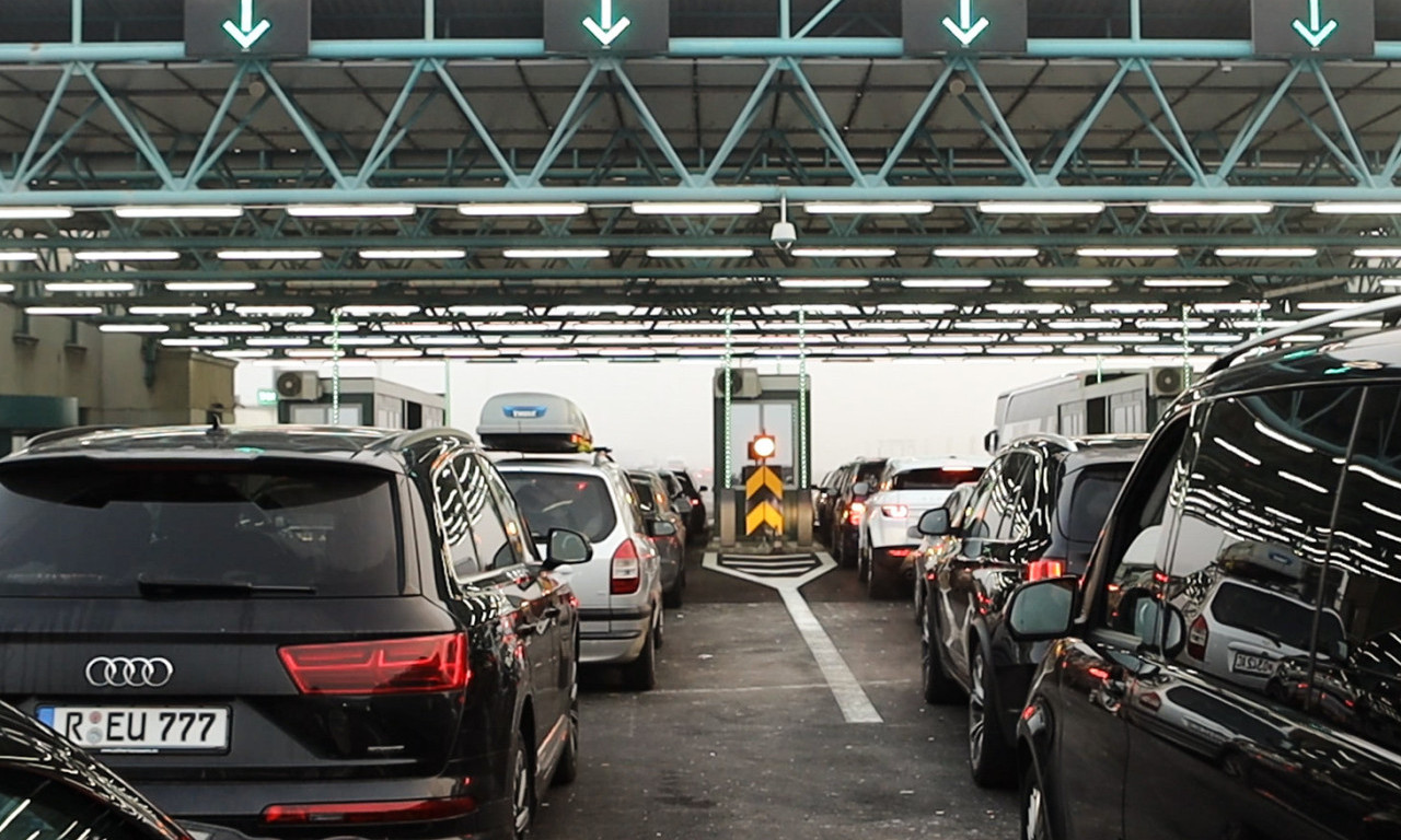 SAOBRAĆAJ je DODATNO POJAČAN zbog OVOG RAZLOGA! Na Horgošu se vozila zadržavaju 3 sata, a na Batrovcima 2