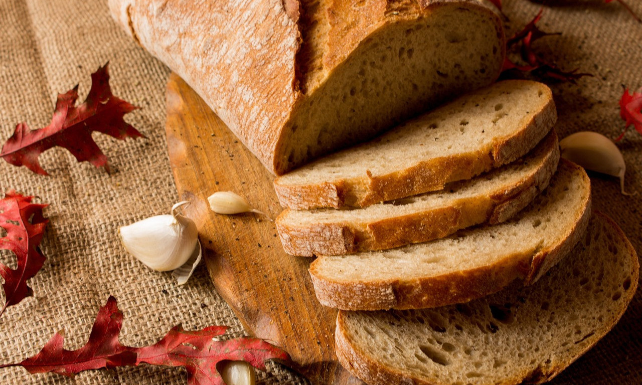 BAPSKE PRIČE: Zašto ne valja okretati hleb naopako