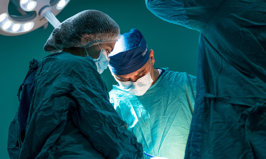 ESTETSKI HIRURG NAPASTVOVAO PACIJENTKINJU TOKOM OPERACIJE Stiglo je i saopštenje iz bolnice u kojoj se sve odigralo