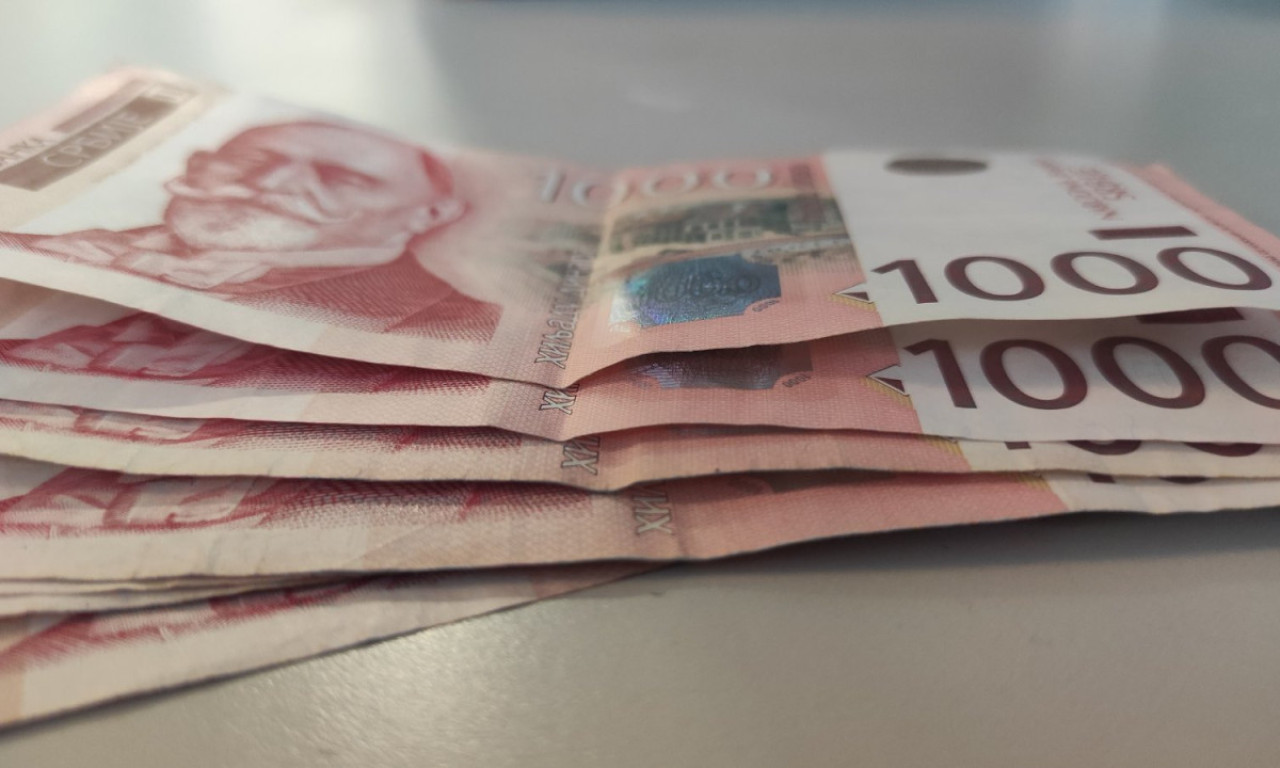 Prosečna PLATA u februaru 81.359 dinara: Najveće zarade u Beogradu, NAJMANJE na jugu zemlje