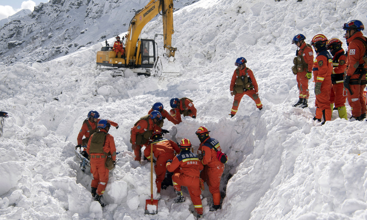 U lavini na Tibetu POGINULO NAJMANJE 28 LJUDI, spasiloci NAPRAVILI ČUDO da sačuvaju 53 života