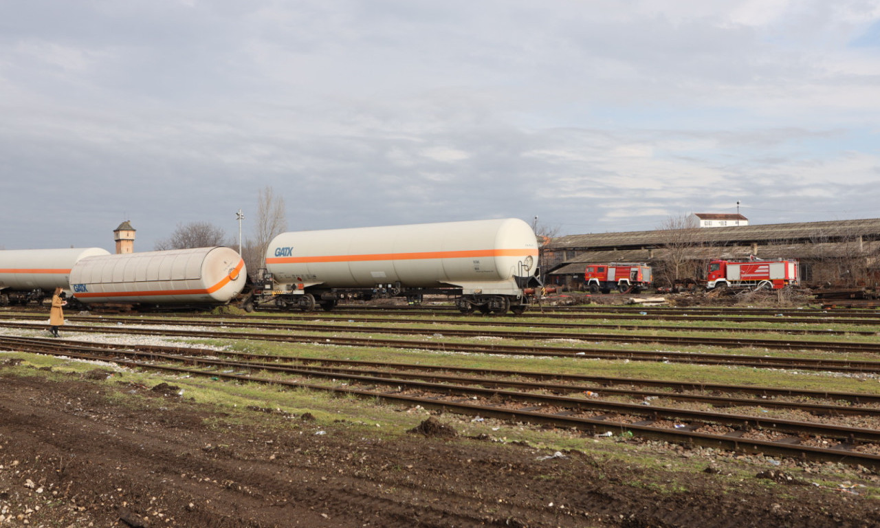 Iskliznule DVE CISTERNE sa sumpornom kiselinom kod Zaječara: Saobraćaj u PREKIDU